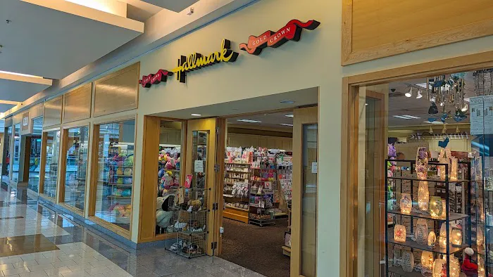 Steve's Hallmark Shop 3