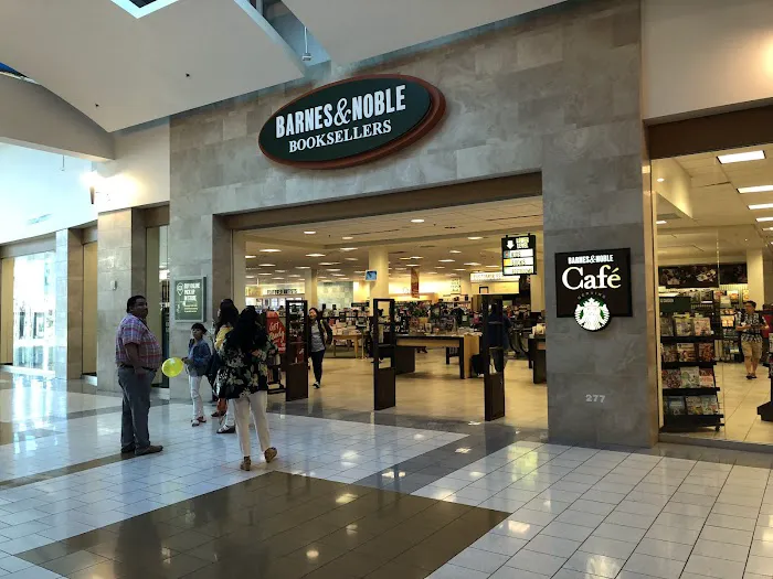 Barnes & Noble 2