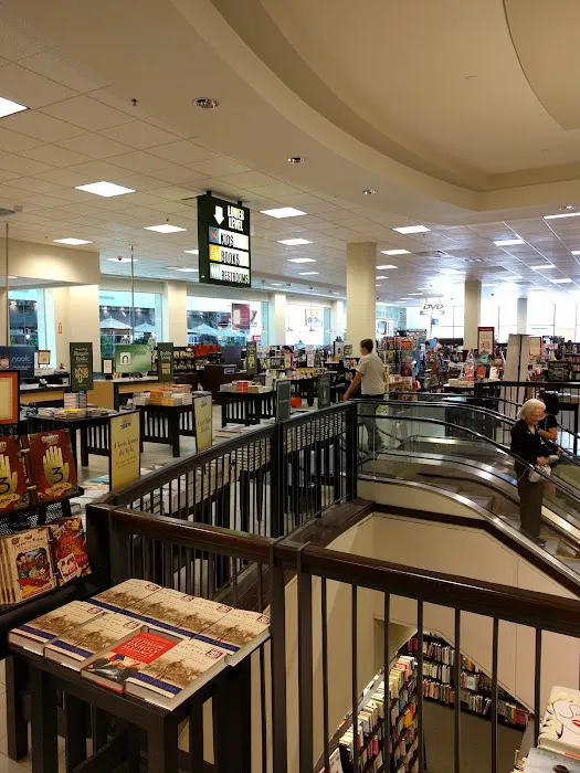 Barnes & Noble 4