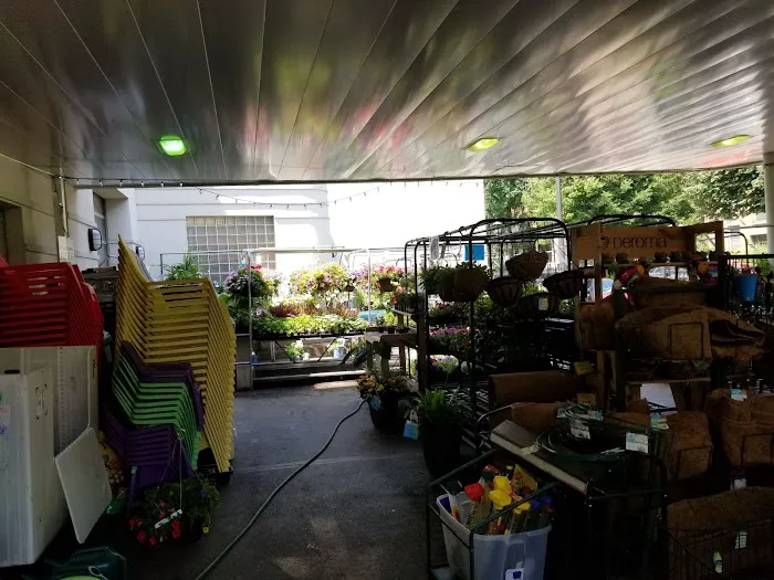 Frattallone's Hardware & Garden 8