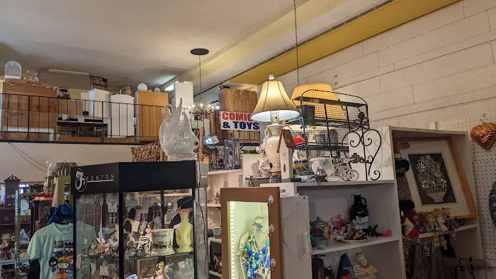 Hill Theatre Antique Mall 6
