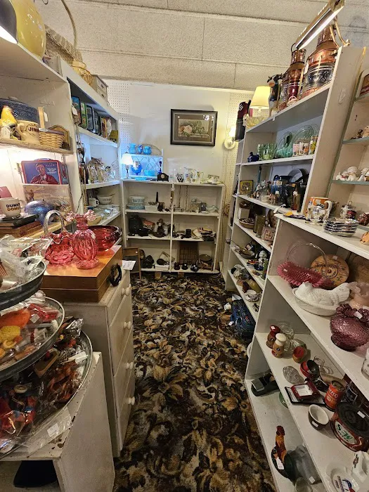 Hill Theatre Antique Mall 7