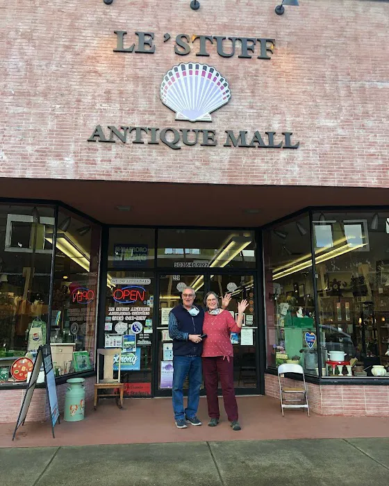Le'Stuff Antique Mall 8