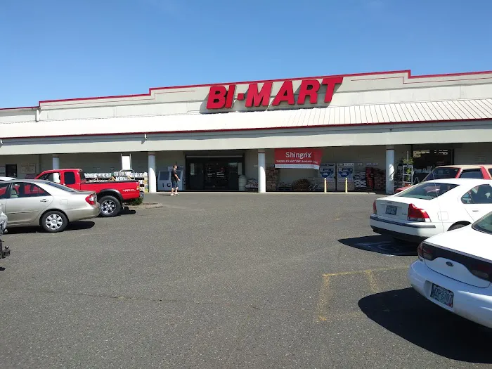 Bi-Mart Membership Discount Stores 0