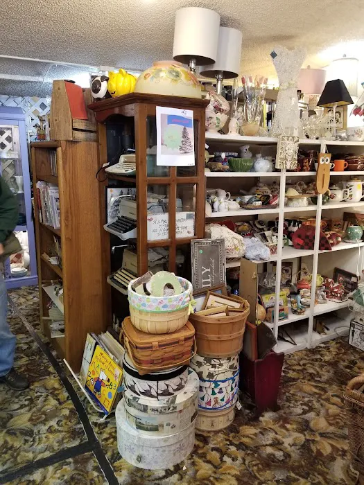 Antique Mall Snider's Hill 1
