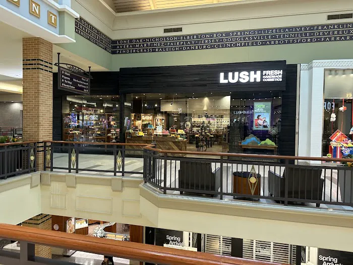 Lush Cosmetics Mall of Georgia 2