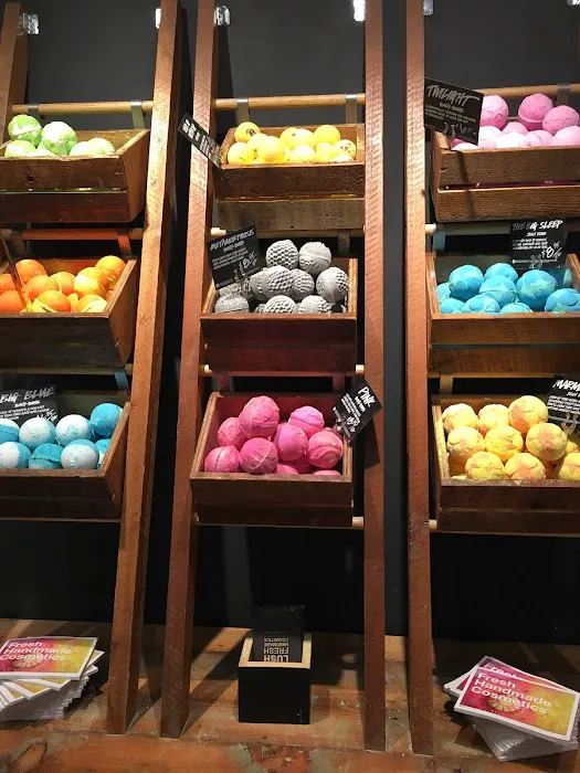 Lush Cosmetics Mall of Georgia 6