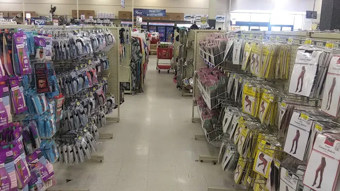 Roses Discount Store 3