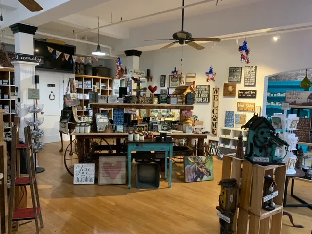 T & M Rustic Home 2