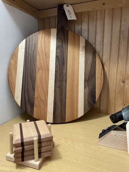 T & M Rustic Home 6