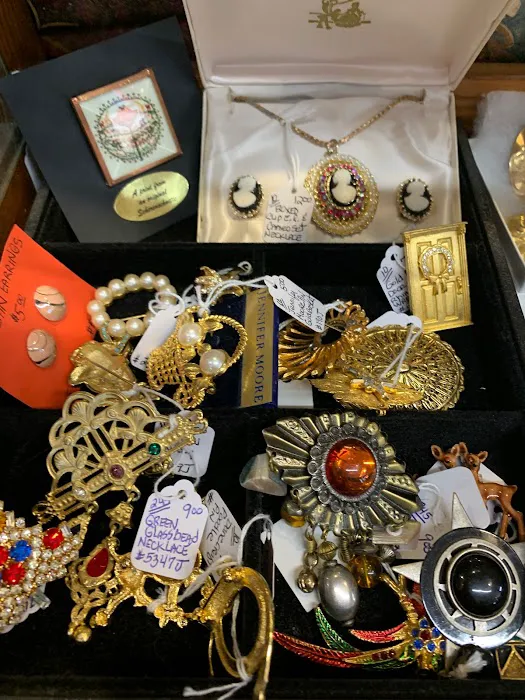 Nostalgia Antiques And Collectibles Store 0
