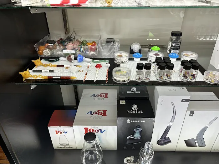 Smoke Zone Smoke Shop 1