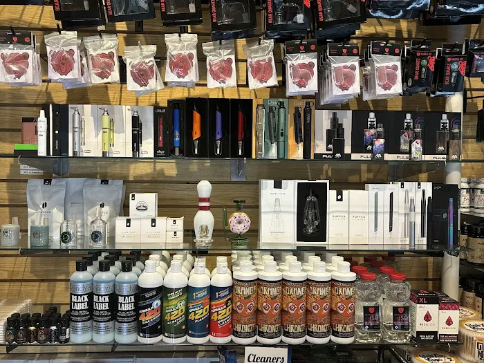 Smoke Zone Smoke Shop 2