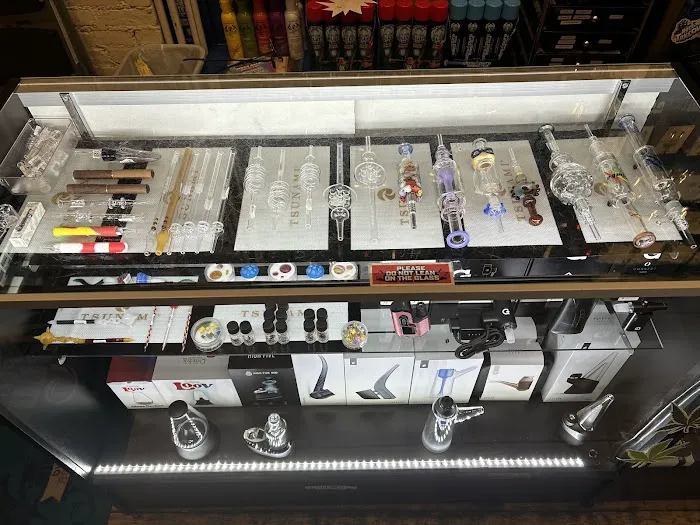 Smoke Zone Smoke Shop 7