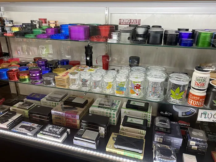 Smoke Zone Smoke Shop 6