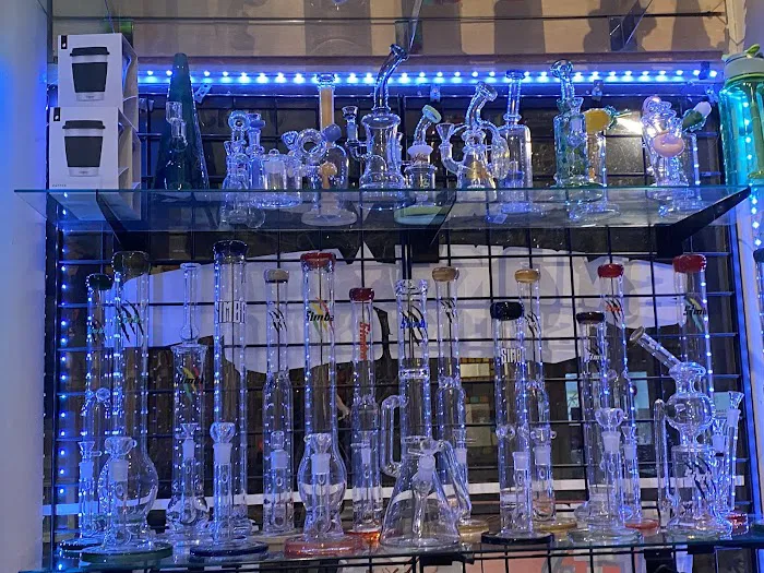 Smoke Zone Smoke Shop 3