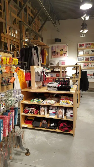 Urban Outfitters 5