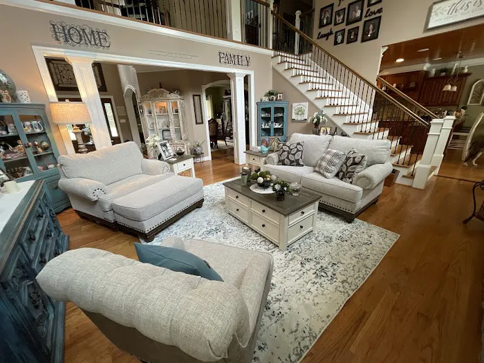 Ashley Store + Outlet 0