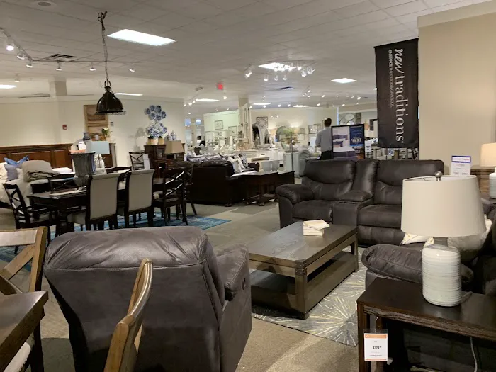 Ashley Store + Outlet 3