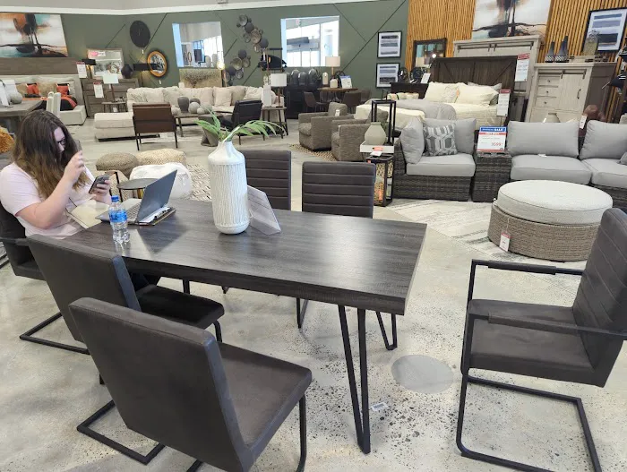 Ashley Store + Outlet 7