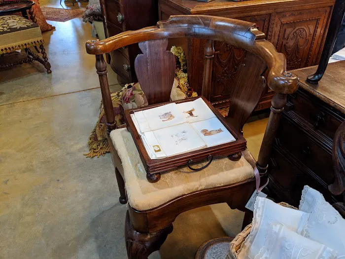 Antique Gallery - Augusta, GA 3