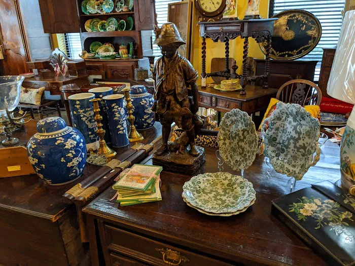 Antique Gallery - Augusta, GA 6