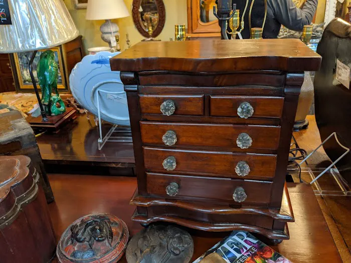 Antique Gallery - Augusta, GA 8
