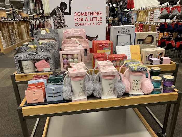 DSW Designer Shoe Warehouse 0