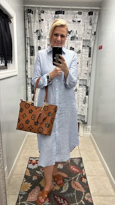 Vikki’s...A Unique Boutique 0
