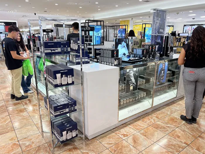 Macy's 0