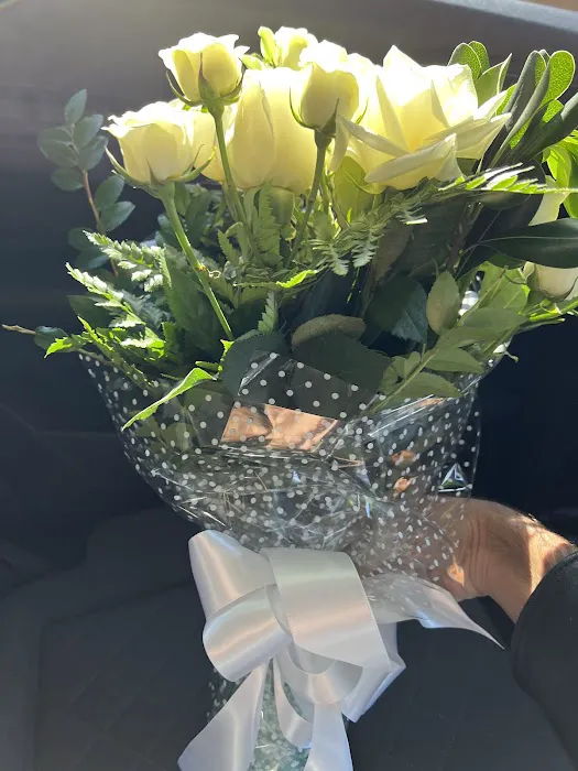 Designs by Tammy 'Your' Florist 4