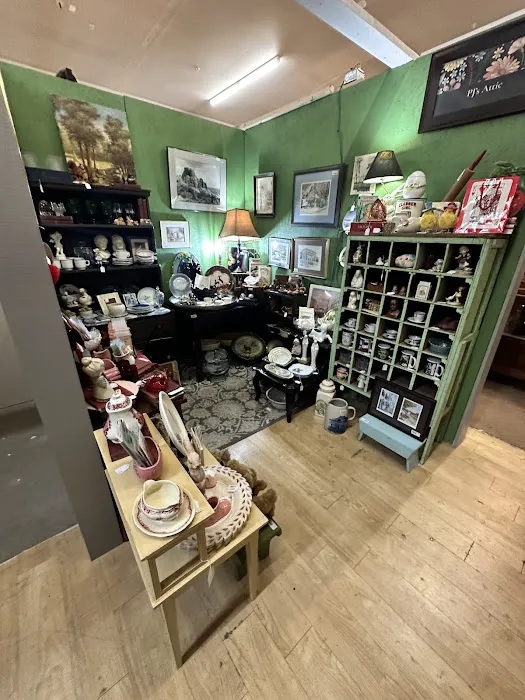 The Griffin.AntiqueMall 1