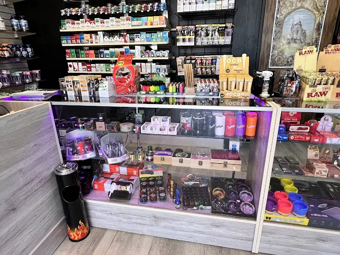 Global Smoke & Vape Shop 6