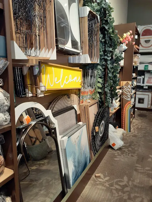 Kirkland's Home 8