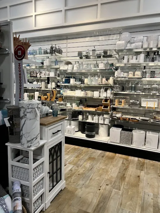 T.J. Maxx & HomeGoods 3