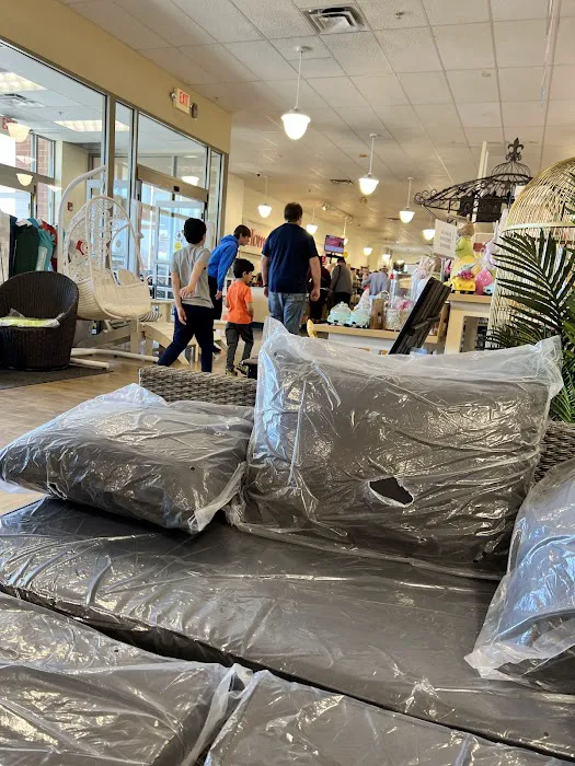 T.J. Maxx & HomeGoods 4