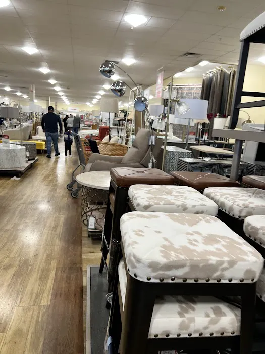 T.J. Maxx & HomeGoods 1