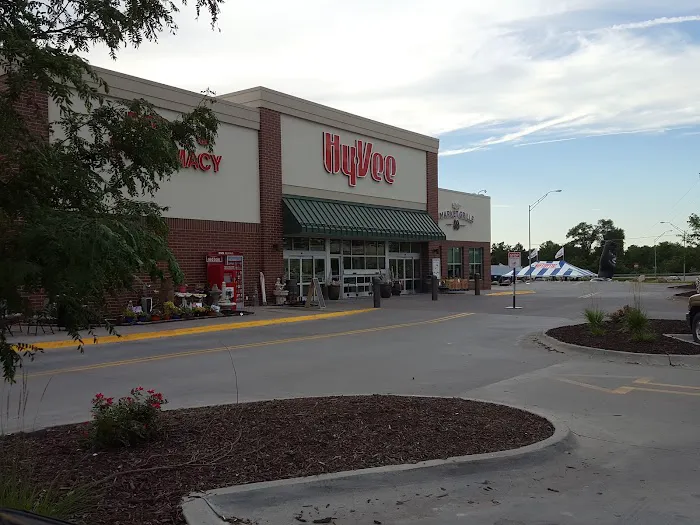 Hy-Vee Grocery Store 1