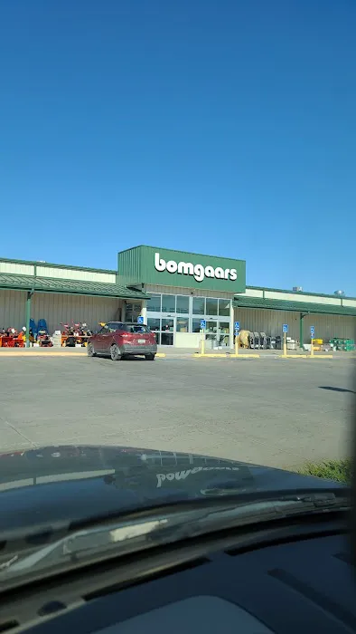 Bomgaars 1