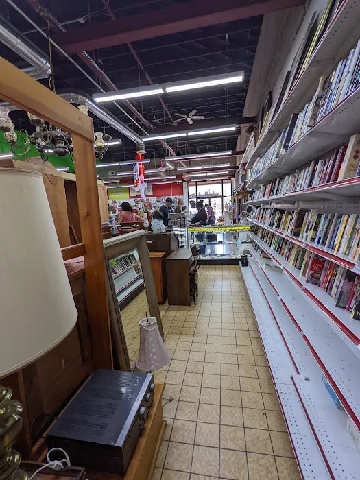 Red Racks Thrift Store 0