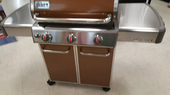 Pellicci Ace Hardware 4