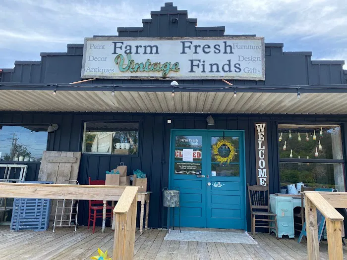 Farm Fresh Vintage Finds and Creamery 4