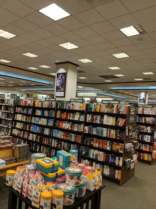 Barnes & Noble 5
