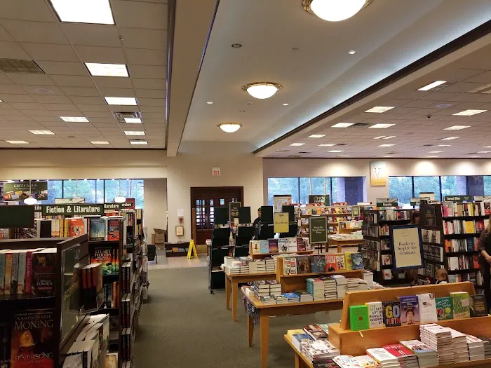 Barnes & Noble 8