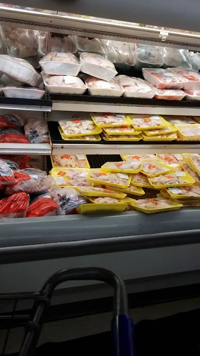 Meat City Supermarket (formerly Piggly Wiggly) 2