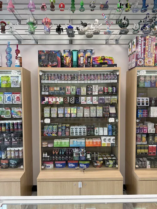 Highlife Smoke, Vape, THCA and CBD | Vape Store Near Me | Geek Bar | Kava | Ploox | Olit Hookahlit | Galaxy Gas 3