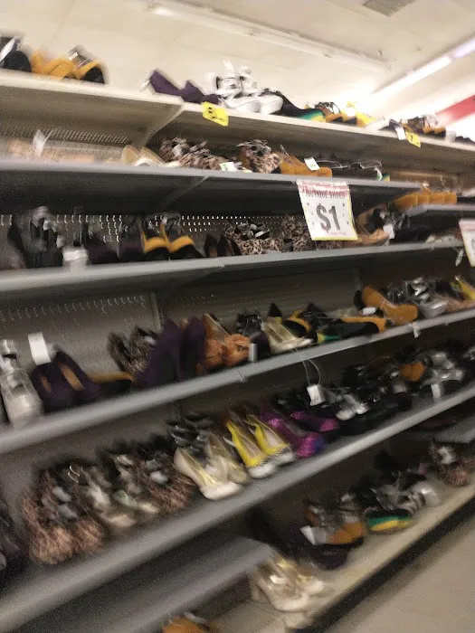 Eastmont Plaza Goodwill 3