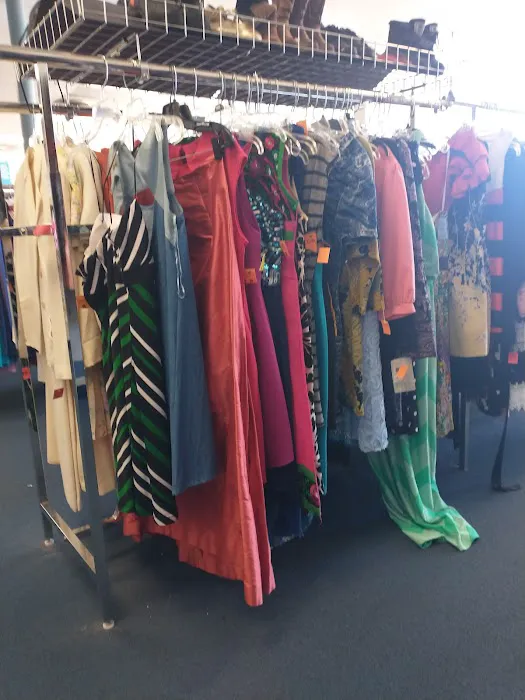 Eastmont Plaza Goodwill 2