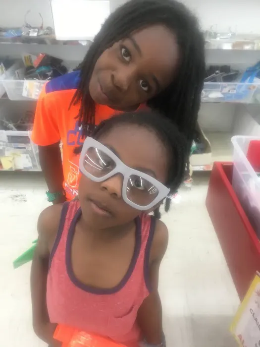 Eastmont Plaza Goodwill 1
