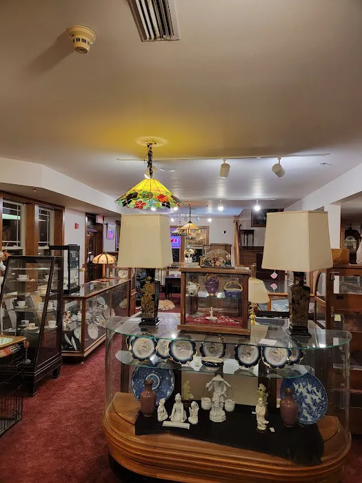 Janet's Antiques 3
